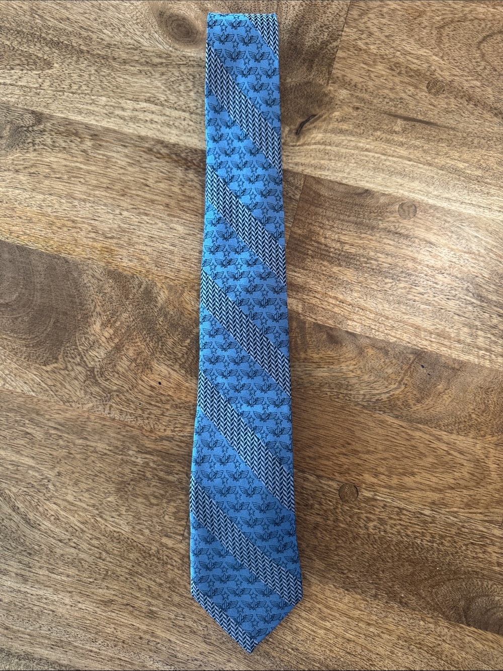 Men’s 100% silk Disney tie
